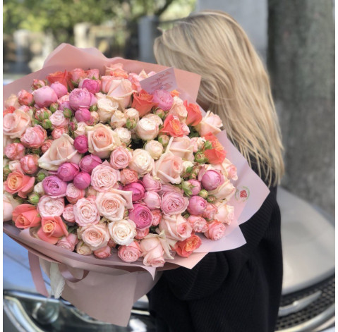 Bouquet of 75 roses mix 1 Flower delivery