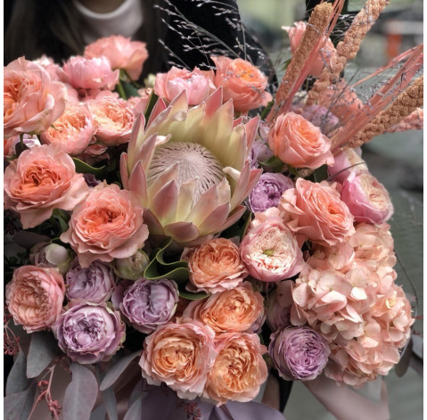 Квіткова композиція Елегантність 2 доставка квітів