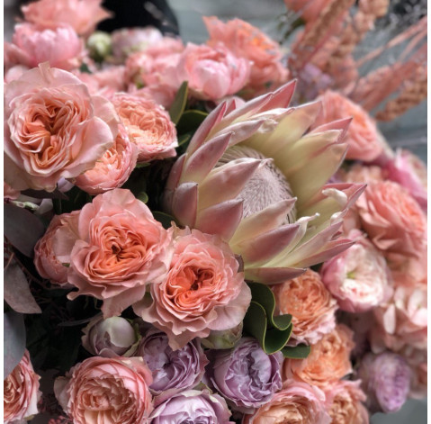 Квіткова композиція Елегантність 3 доставка квітів