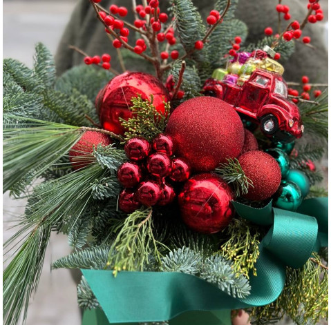 Composition New Year's trip 3 Flower delivery