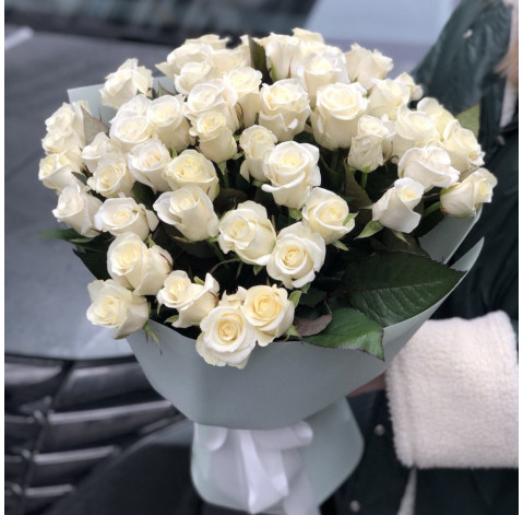 Букет 51 троянда Білуга 3 доставка квітів