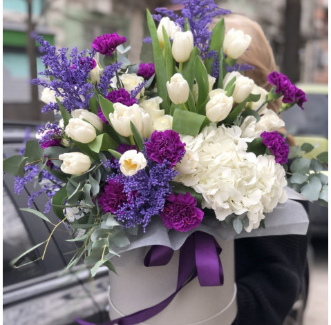 Flower arrangement Violet rays 1 Flower delivery