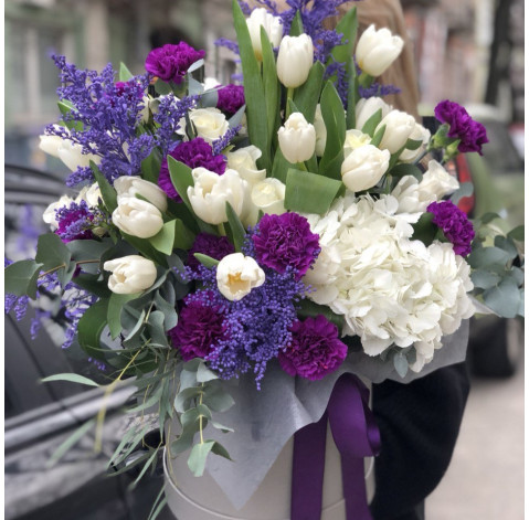 Квіткова композиція Промені фіолету 2 доставка квітів