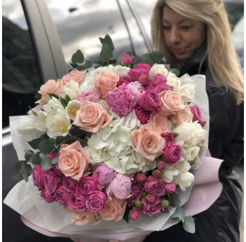 Bouquet Lightness of a hug 3 Flower delivery