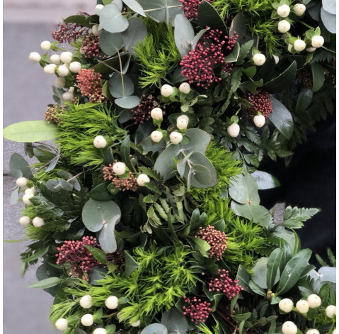 Круглий вінок із зелені 4 доставка квітів