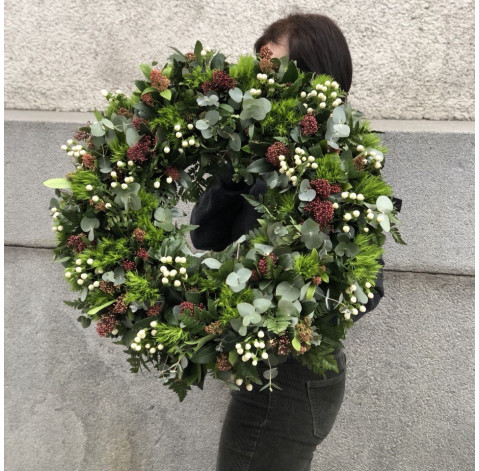 Круглий вінок із зелені 3 доставка квітів