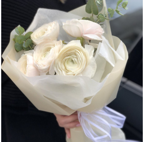 Букет 5 ранункулюсів 3 доставка квітів