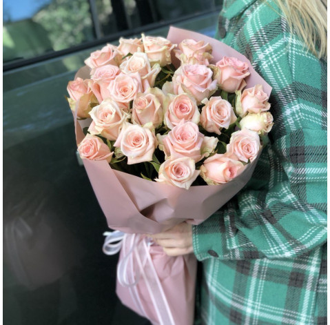 Букет 23 троянди Кімберлі 2 доставка квітів