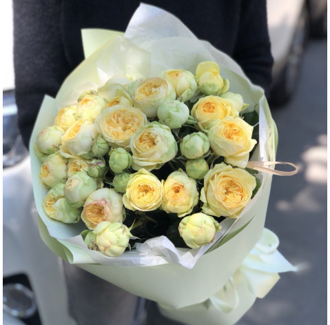 Букет 9 троянд Піоні Баблс 4 доставка квітів