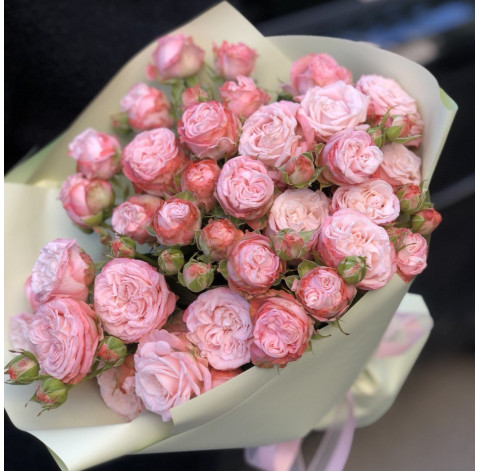 Букет 9 троянд Мадам Бомбастик 3 доставка квітів