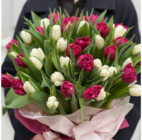Квіткова композиція з 51 тюльпану 3 доставка квітів