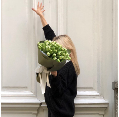 Букет 51 зелений тюльпан 4 доставка квітів