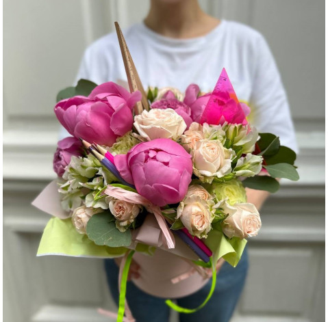 Квіткова композиція Шкільні штучки 2 доставка квітів