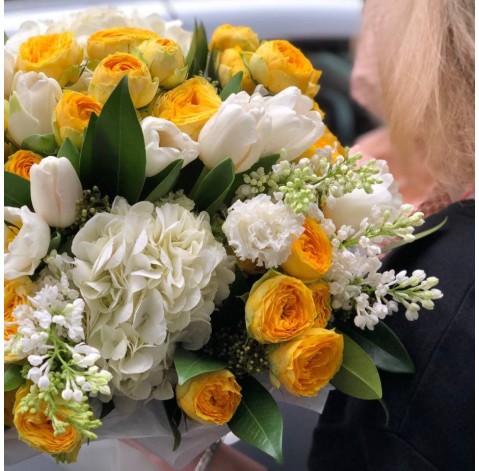 Букет Сонячний поцілунок 4 доставка квітів