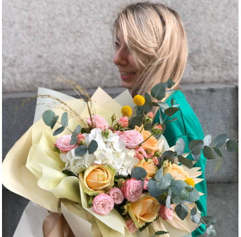 Букет Персиковий настрій 2 доставка квітів