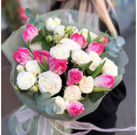 Букет з троянд та тюльпанів 3 доставка квітів