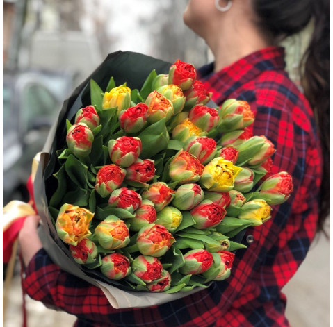 Тюльпан пионовидный Сан Лавер 1 доставка цветов