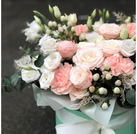 Квіткова композиція Історія кохання 3 доставка квітів