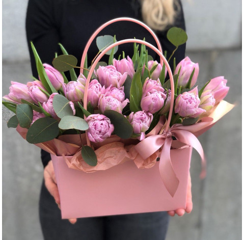 Квіткова композиція 21 ніжний тюльпан 2 доставка квітів