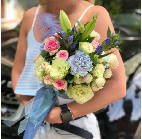 Квіткова композиція Просікко 3 доставка квітів