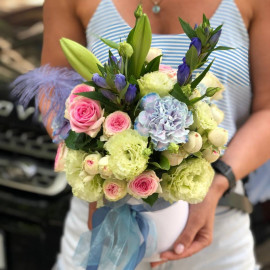 Flower arrangement Prosecco Flower delivery