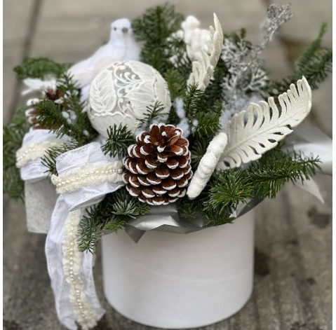 New Year's composition Winter dove 1 Flower delivery