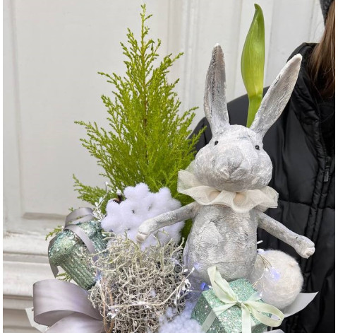 Новорічна композиція з амариллісом та хвойниками 3 доставка квітів