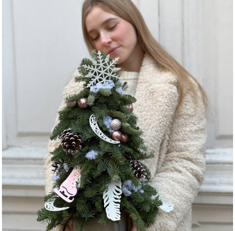 Christmas tree 1 Flower delivery
