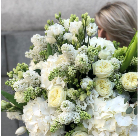 Квіткова композиція Ароматна приємність 4 доставка квітів