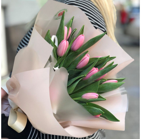 Букет 11 розовых тюльпанов доставка цветов Букет 11 розовых тюльпанов 3 доставка цветов
