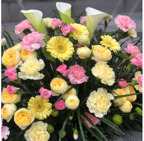 Composition for the funeral ceremony yellow-pink 5 Flower delivery