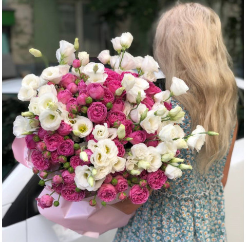 Bouquet of Eustoma and Roses 1 Flower delivery