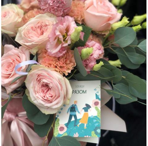 Flower arrangement with drink Delicious congratulations 5 Flower delivery