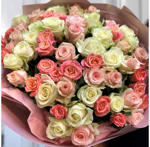 Букет 61 троянда мікс 2 доставка квітів