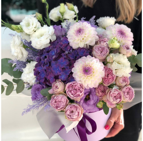 Квіткова композиція Чорниця 3 доставка квітів