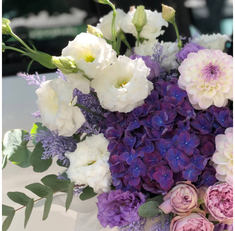 Квіткова композиція Чорниця 4 доставка квітів