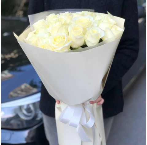 Bouquet of 17 roses Ivanna 1 Flower delivery