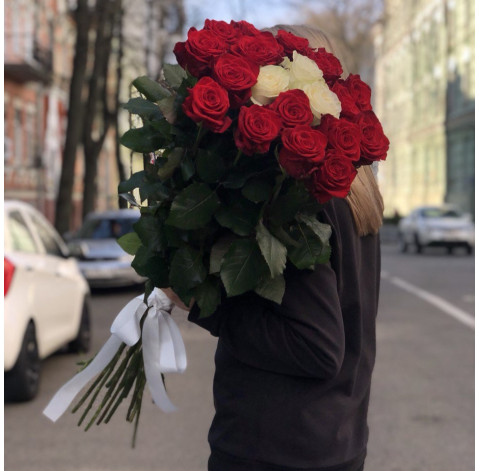 Букет 21 троянда 1 доставка квітів