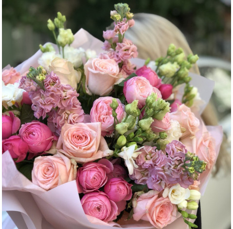 Bouquet Delightful 3 Flower delivery