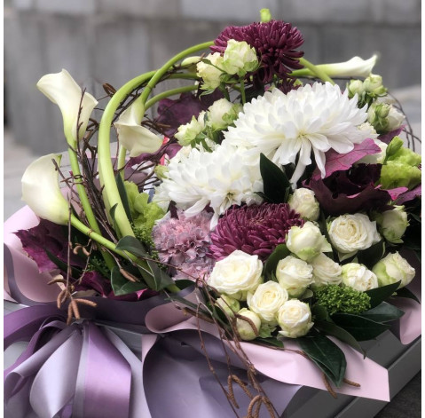 Flower arrangement with drink Holiday 3 Flower delivery