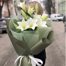 Букет із 5 лілій доставка квітів