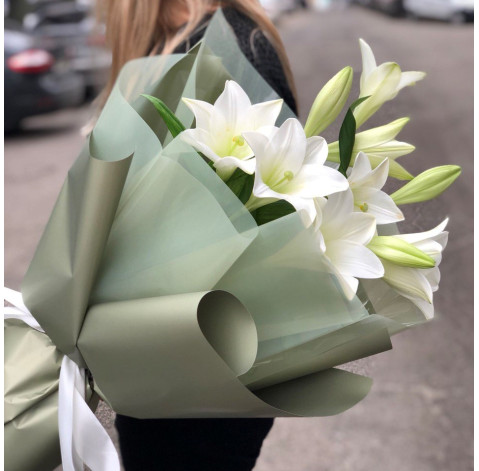Букет із 5 лілій 4 доставка квітів