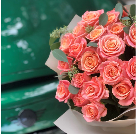 Букет 27 роз Мисс Пигги 2 доставка цветов