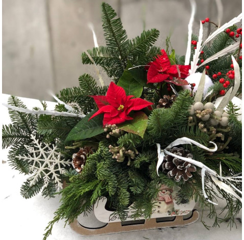 Новорічні санчата 2 доставка квітів