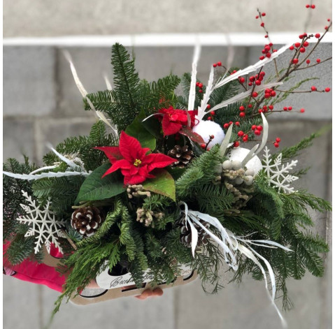 Новорічні санчата 3 доставка квітів