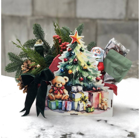 Новорічна коробочка з солодощами 1 доставка квітів
