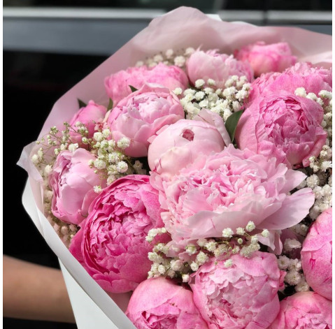 Букет Півонії та гіпсофіла 3 доставка квітів