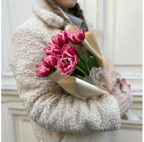 Букет 7 тюльпанів Коламбус 4 доставка квітів