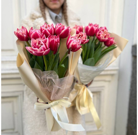 Букет 7 тюльпанів Коламбус 2 доставка квітів