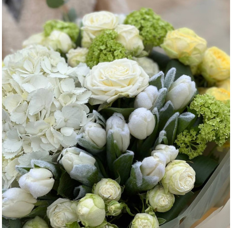 Букет Між вигадкою та снами 3 доставка квітів